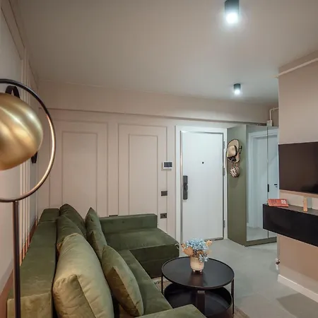 Bluewaves In Odyssey Pools And Parking Apartment *