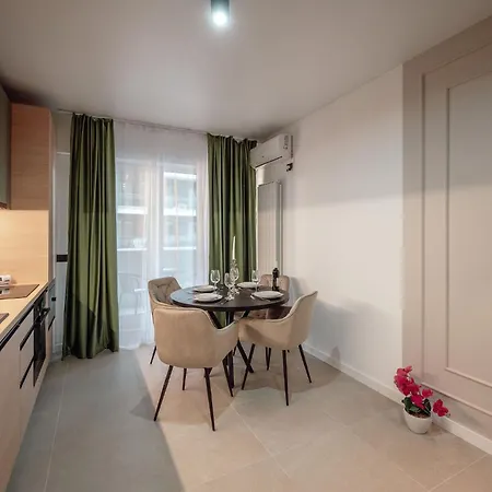 Apartment Bluewaves In Odyssey Pools And Parking Navodari