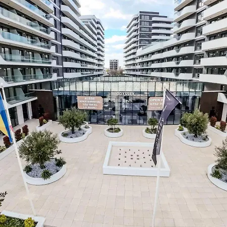 Bluewaves In Odyssey Pools And Parking Apartamento