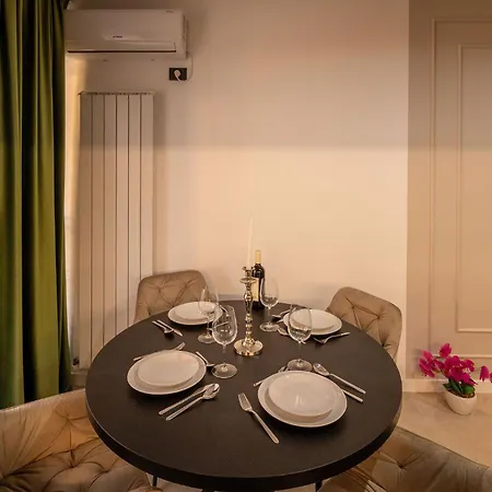 Bluewaves In Odyssey Pools And Parking Apartment *