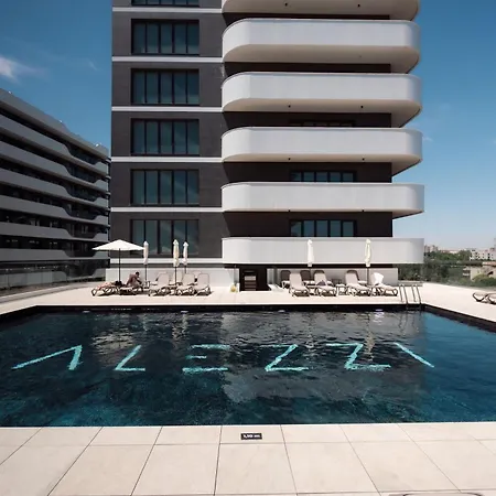 Apartment Bluewaves In Odyssey Pools And Parking Navodari